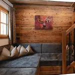 Alpine Stern 木屋 格罗萨尔
