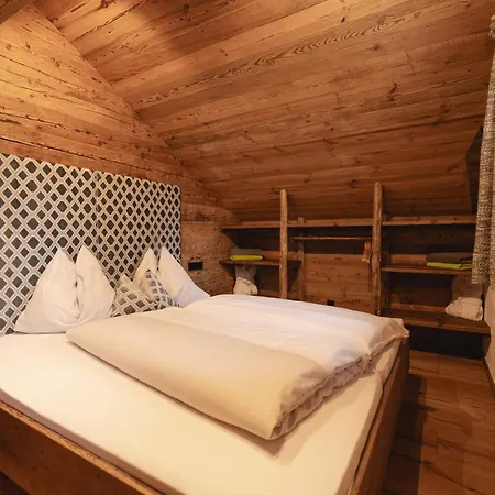 Alpine Stern Chalet *
