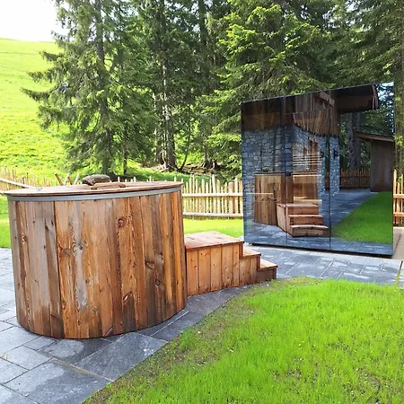 Alpine Stern Chalet *
